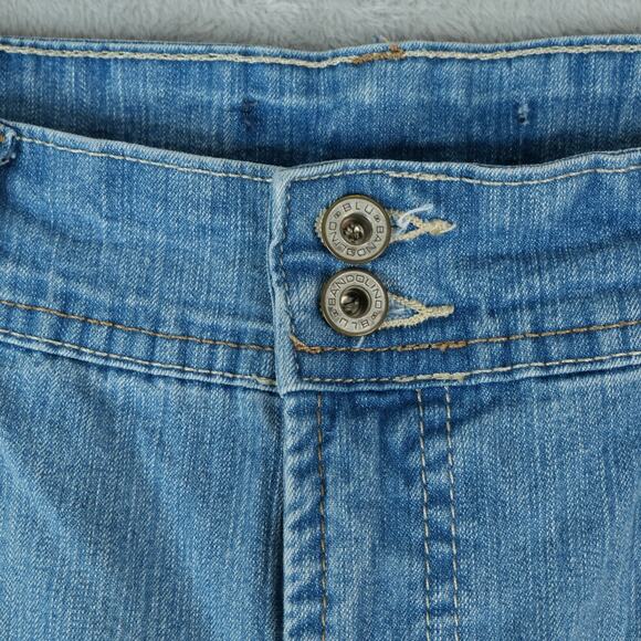 Bandolino Blu Jeans Capris Womens 8 Blue Midrise Light Wash Stretch 16.5" Inseam - Picture 3 of 11